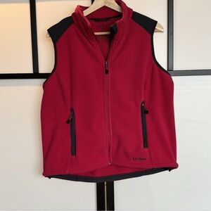 L.L. Bean Crimson and Ebony Fleece Vest Size M